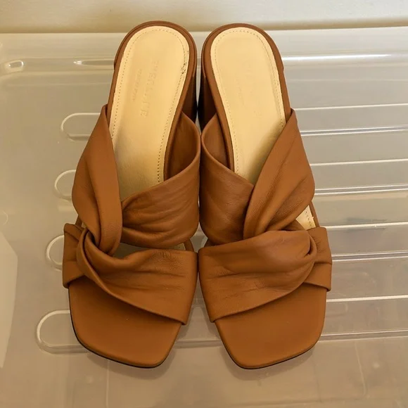 Everlane The Day Twist Heel - Picture 2 of 4